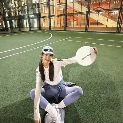 戴英